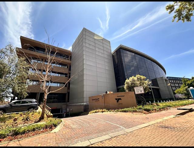 7,410M² OFFICE TO LET IN PARKTOWN